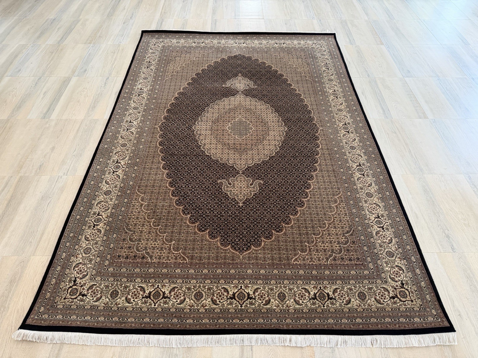 Vintage Hand Knotted Area Rug Wool and Real Silk Oriental Mahi Bidjar 7×10 ft