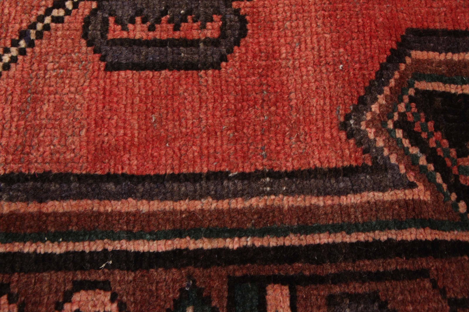 Vintage 4’8″ x 7’0″ Traditional Hand Knotted Vegetable Dye Wool Area Rug