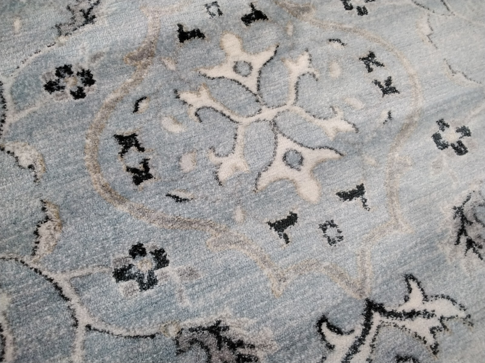 LIGHT BLUE / CREAM 11′ X 15′ Damaged Rug, Reduced Price 1172748001 ISA912M-1115