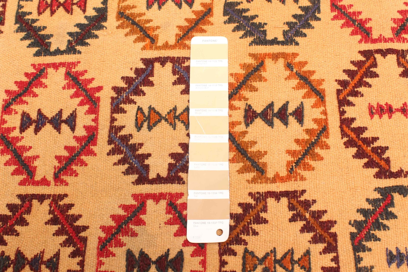 Vintage Hand Woven Area Rug 4’4″ x 6’4″ Traditional Wool Oriental Carpet