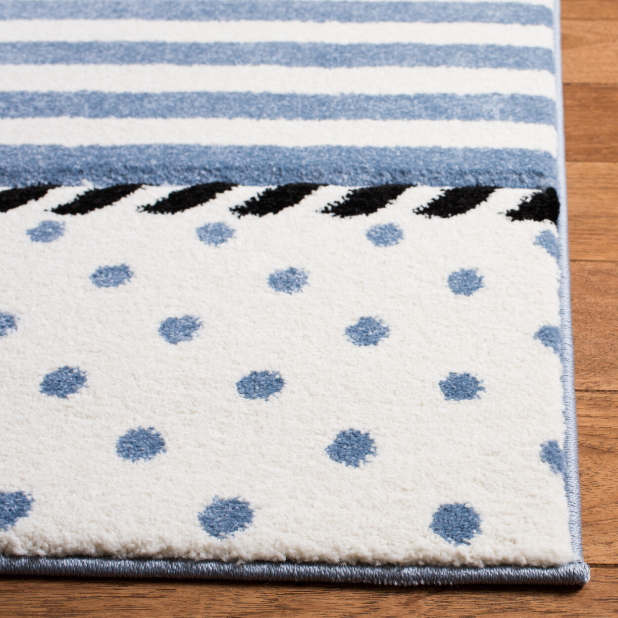 SAFAVIEH Carousel Kids Collection CRK124A Ivory/Navy Rug