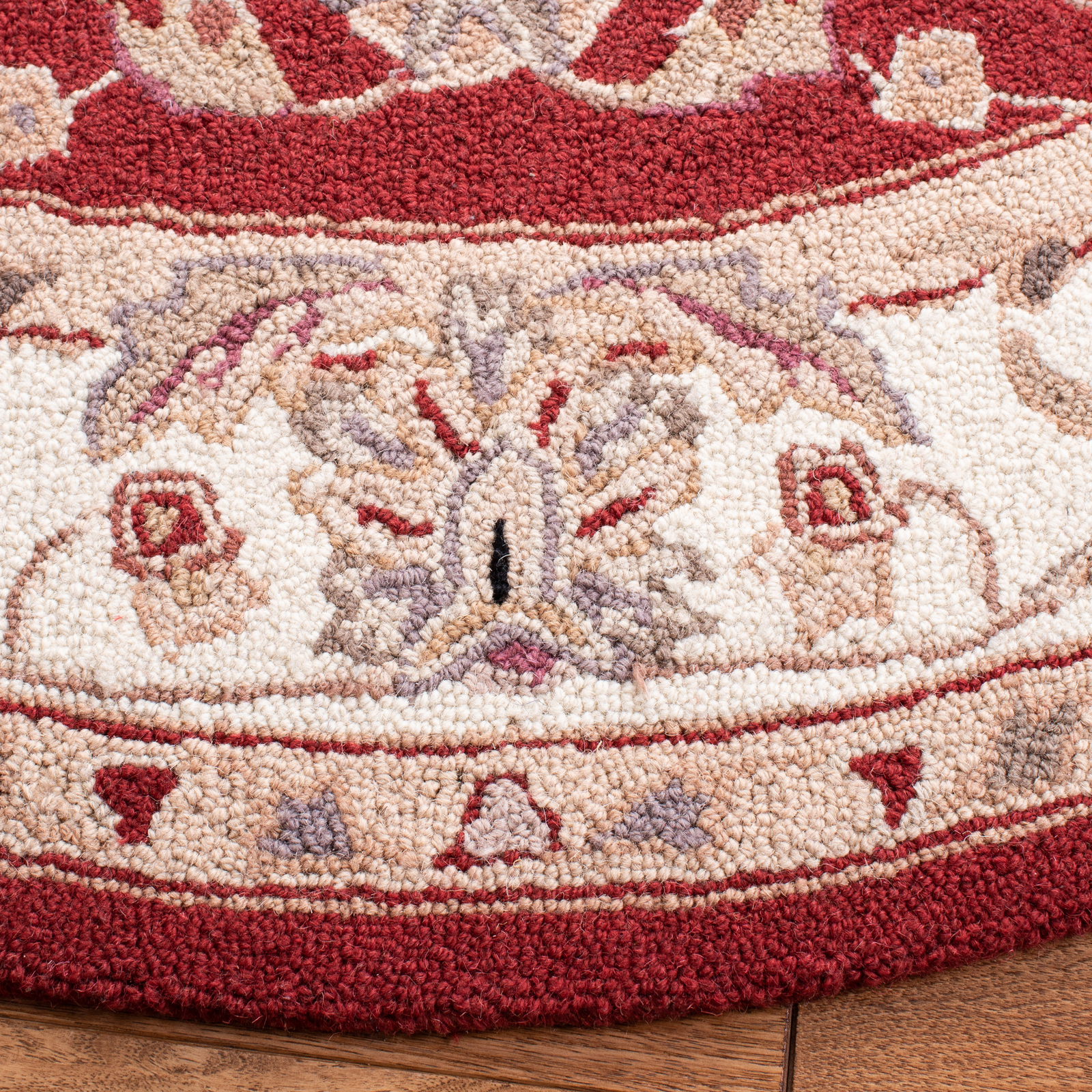 Safavieh Chelsea BURGUNDY / IVORY 5′-6″ X 5′-6″ Round Area Rug – HK78B-5R