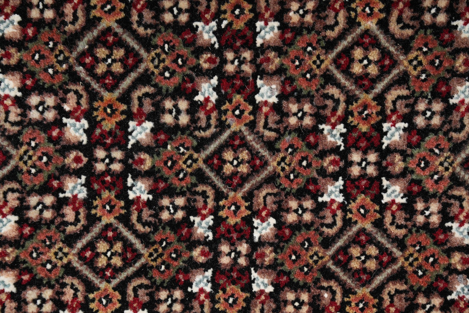 8.0 x 8.0 Round Fine Quality Wool and Silk Mahii Tabriiz rug #F-4033