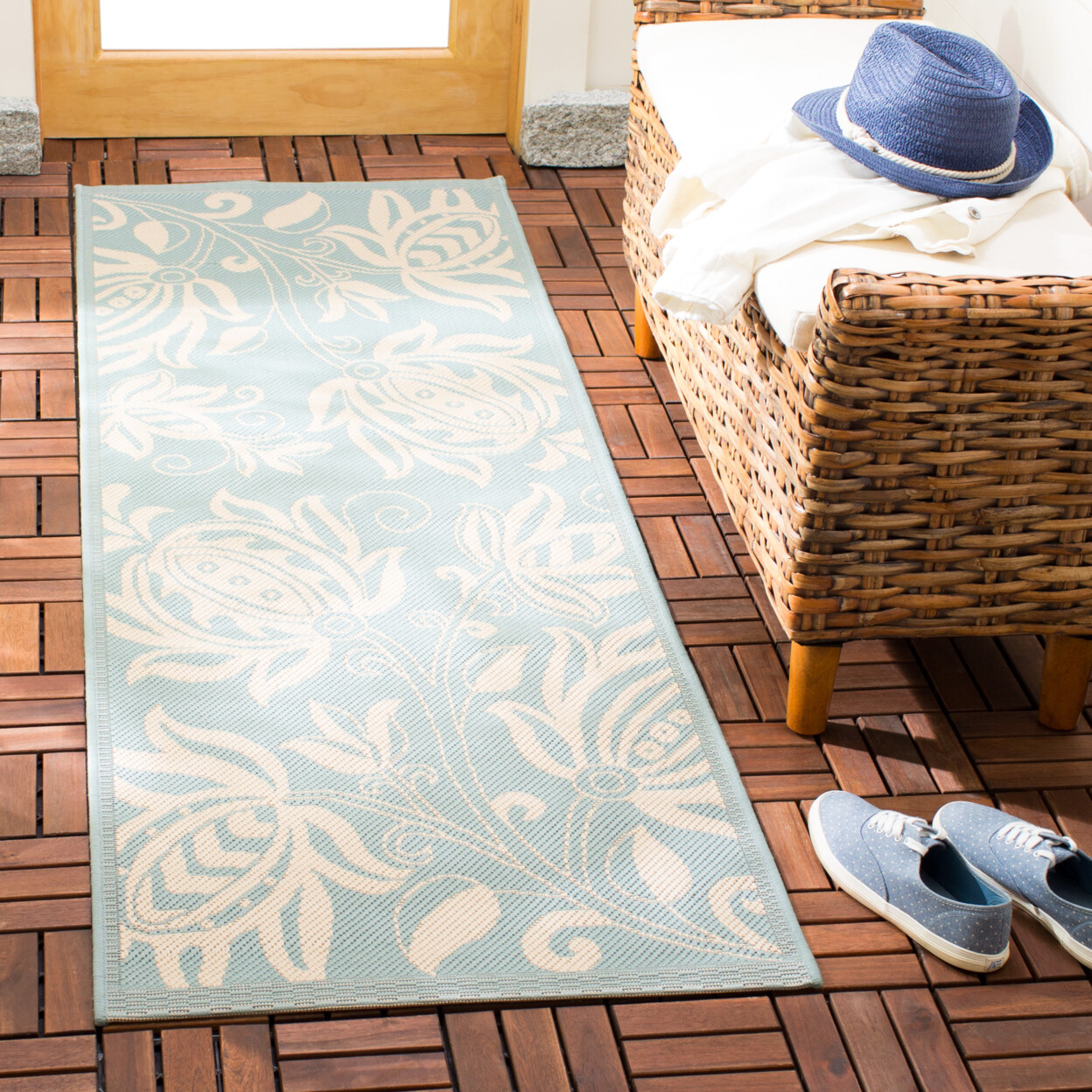 SAFAVIEH Indoor Outdoor CY6109-25 Courtyard Aqua / Cream Rug