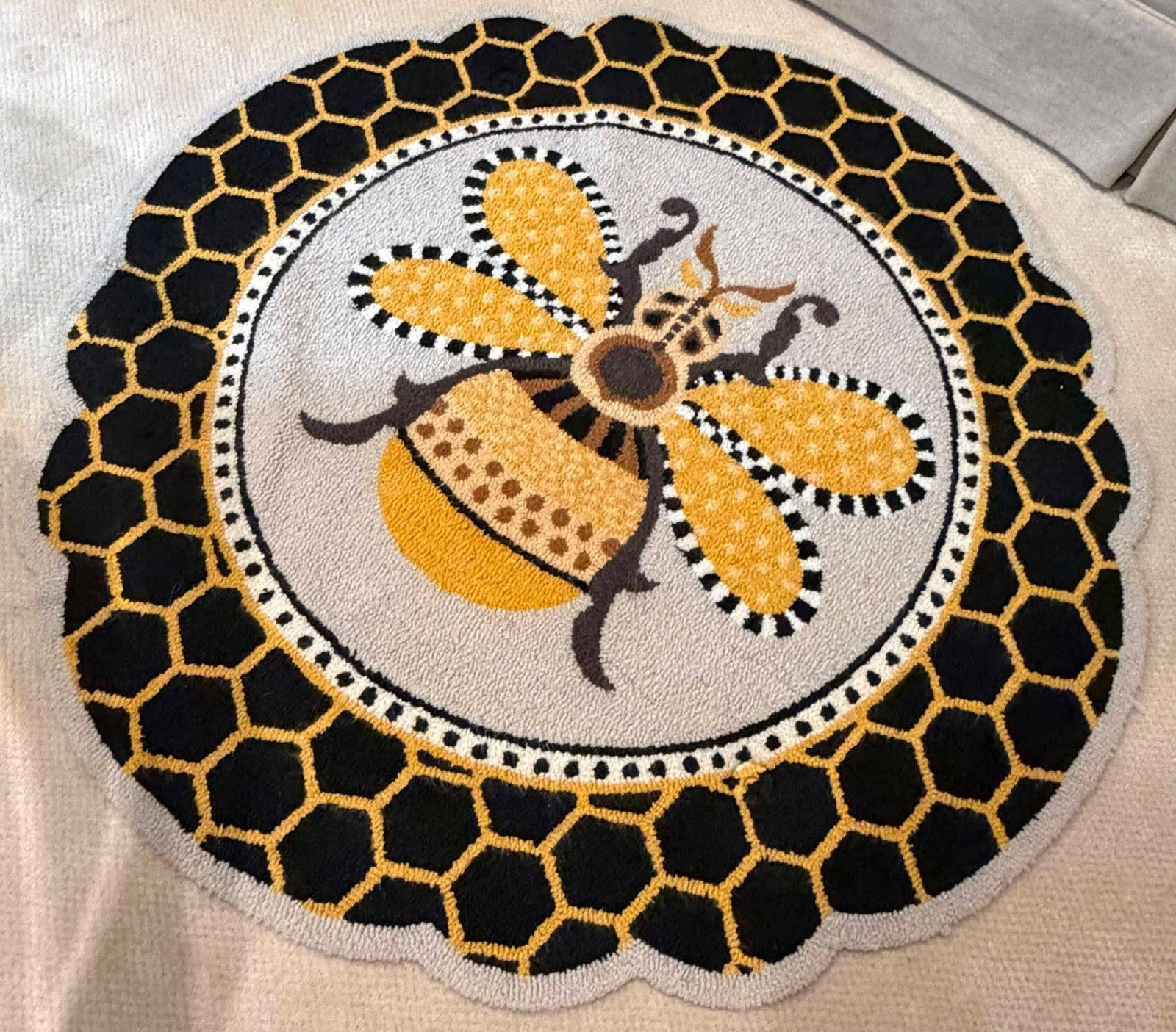 Mackenzie Childs Queen Bee Rug 4’ Diameter
