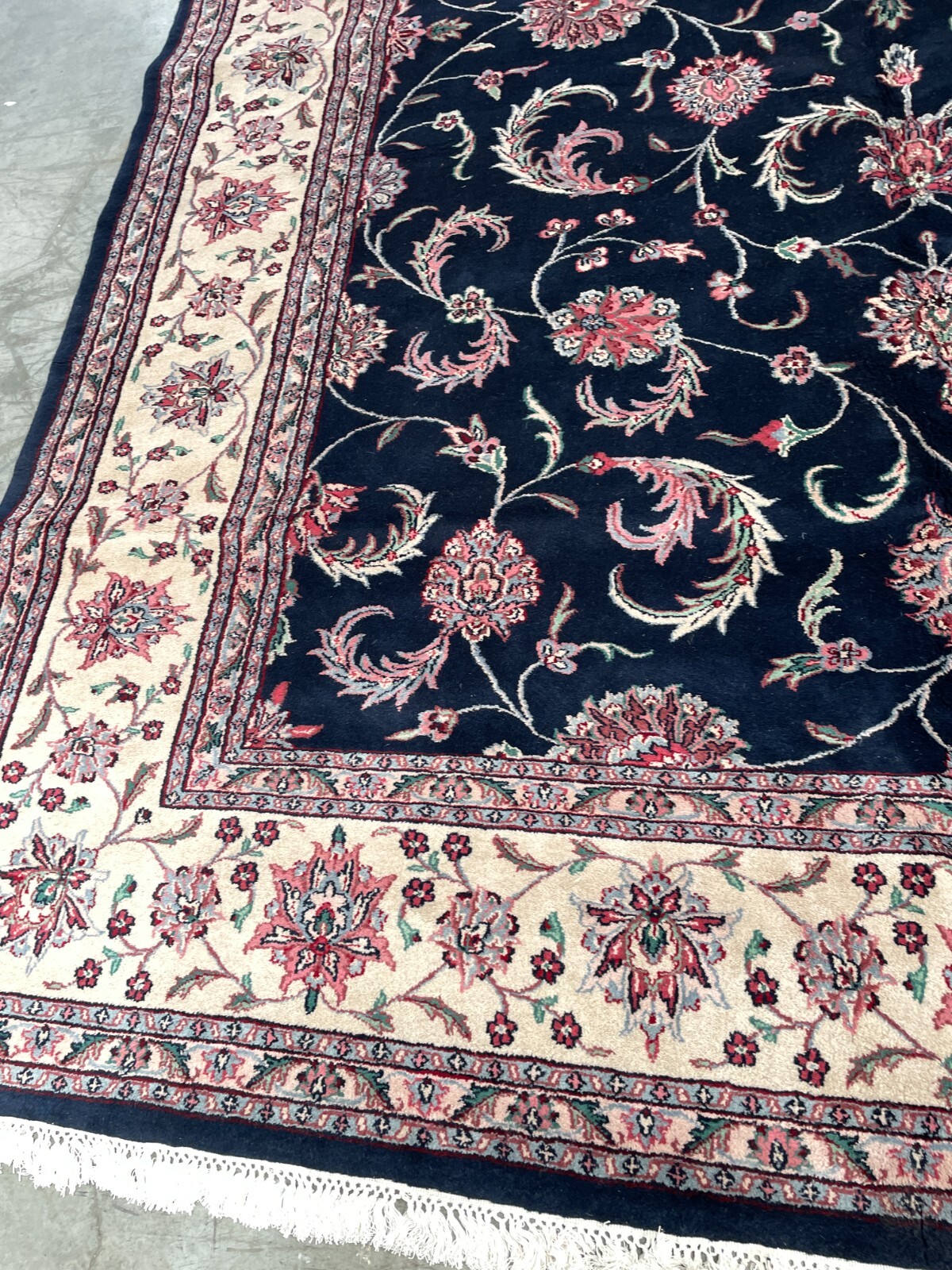 Hand-Woven Wool Area Rug w/ Floral Design, 8.7′ x 11.8′