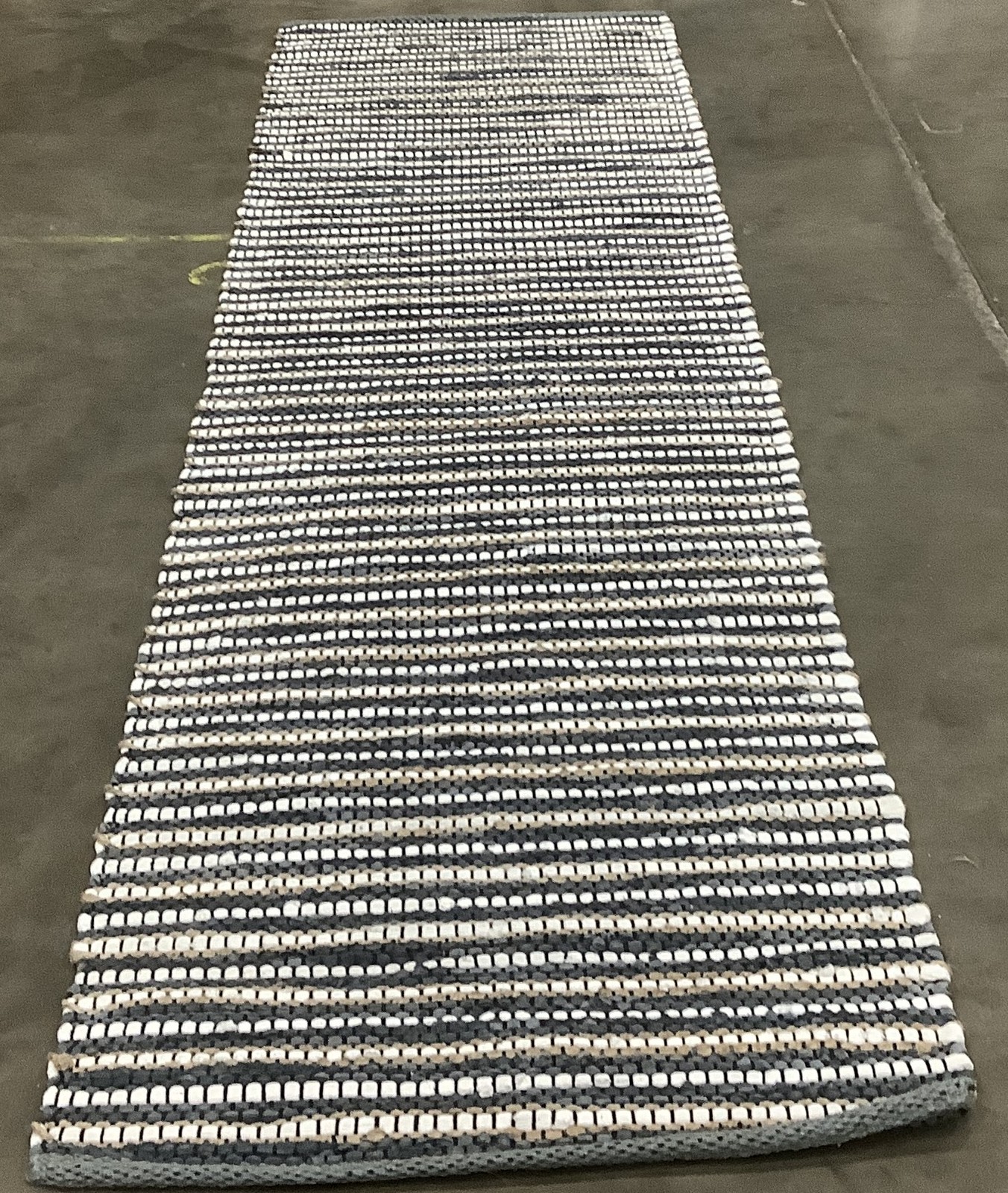 DARK GREY / IVORY 2′-3″ x 9′-0″ Damaged Rug, Reduced Price 1172685096 VTL205G-29