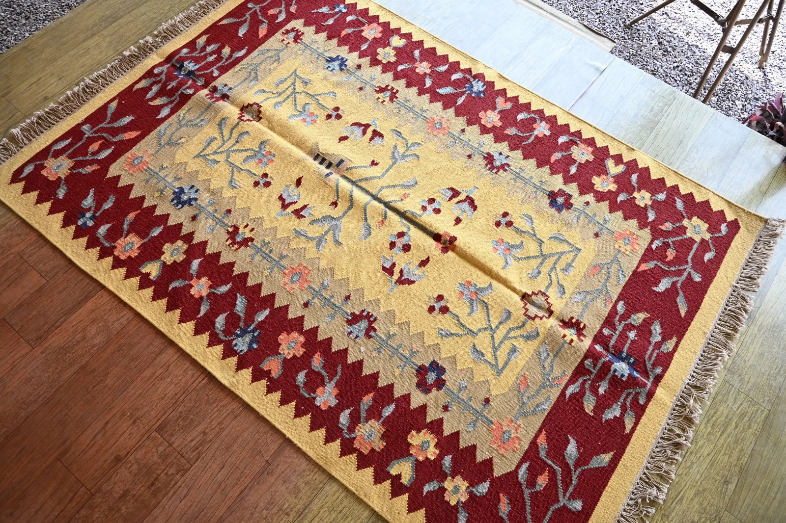 Rugmoda Wool Yellow Red Floral 4×6 ft Bohemian Living Room Area Rug Handwoven