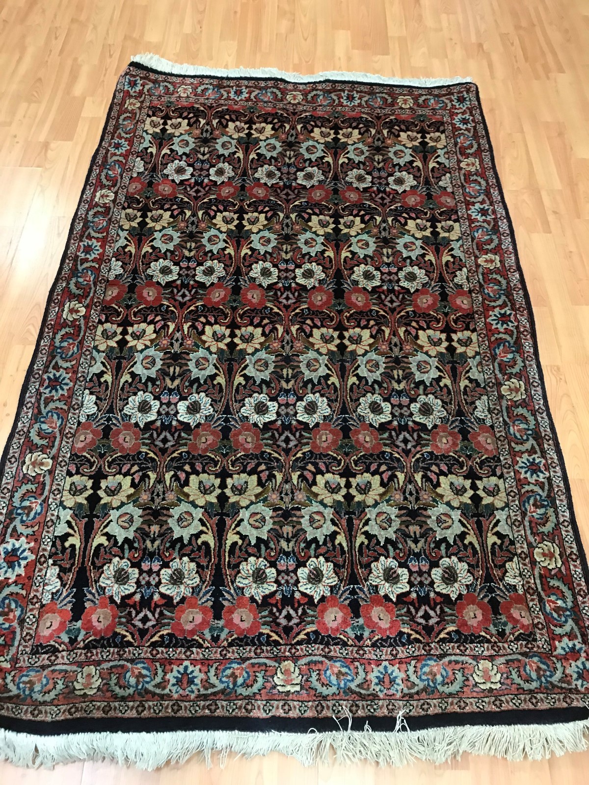 3’9″ x 6′ Kurdish Oriental Rug – 1980s – Hand Made – 100% Wool