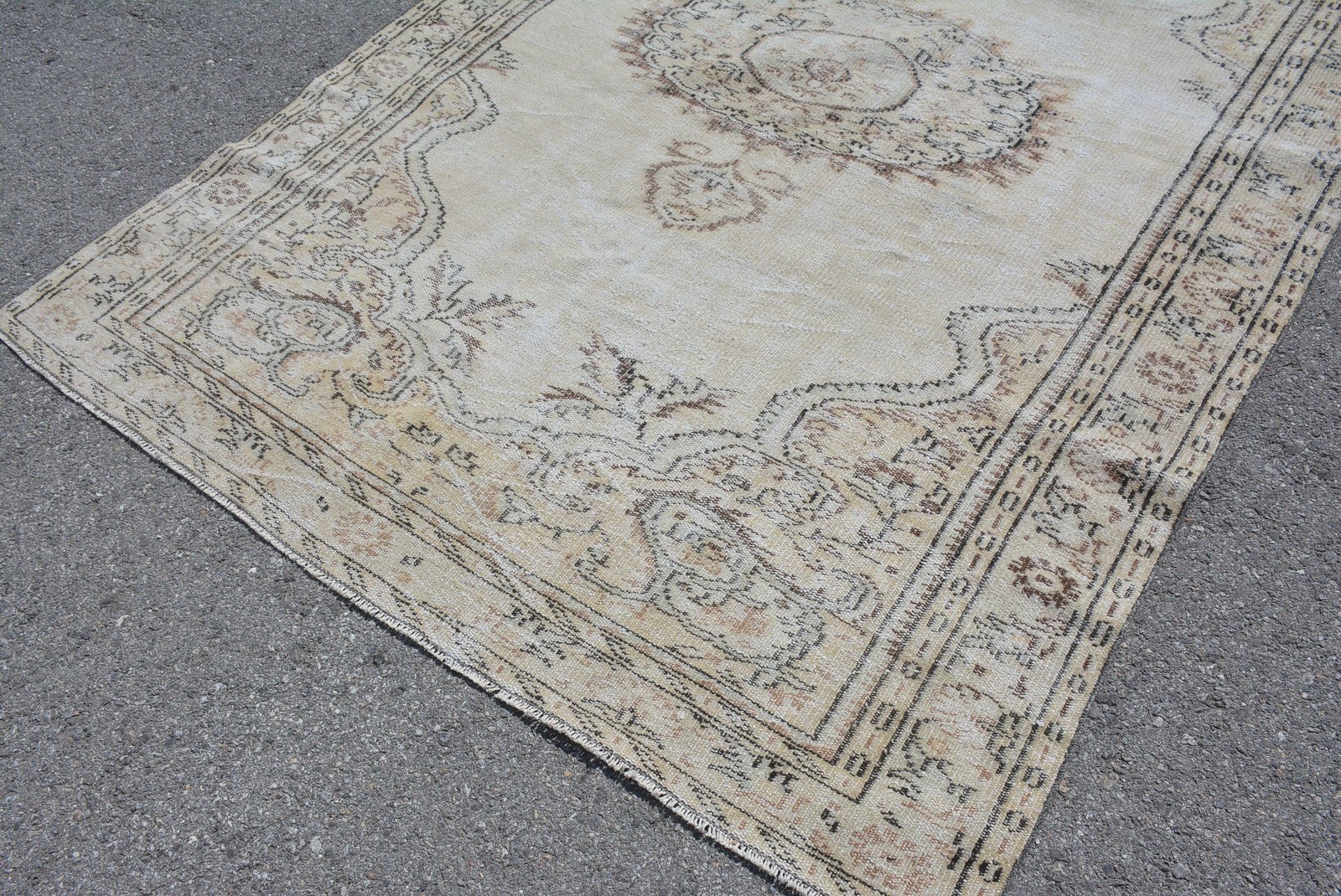 Turkish 5,9×8,7 ft Rug, Large Vintage Rug, White Animal Print Wool Rug
