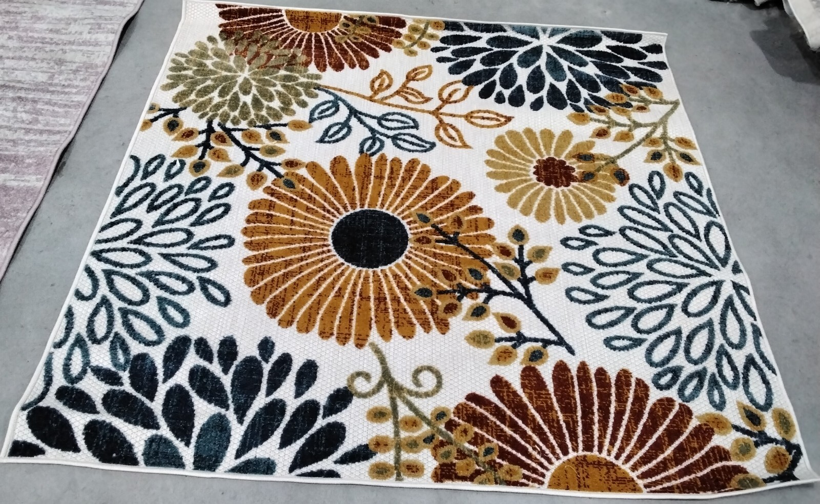 CREME / RED 5′-3″ x 5′-3″ Back Stain Rug, Reduced Price 1172759483 CBN832A-5SQ