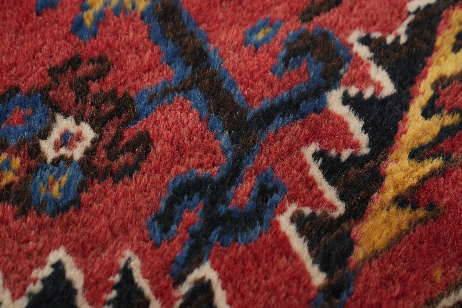 Ivory Vegetable Dye Traditional Style Palace Size Rug 11×21 ft Had-knotted Wool
