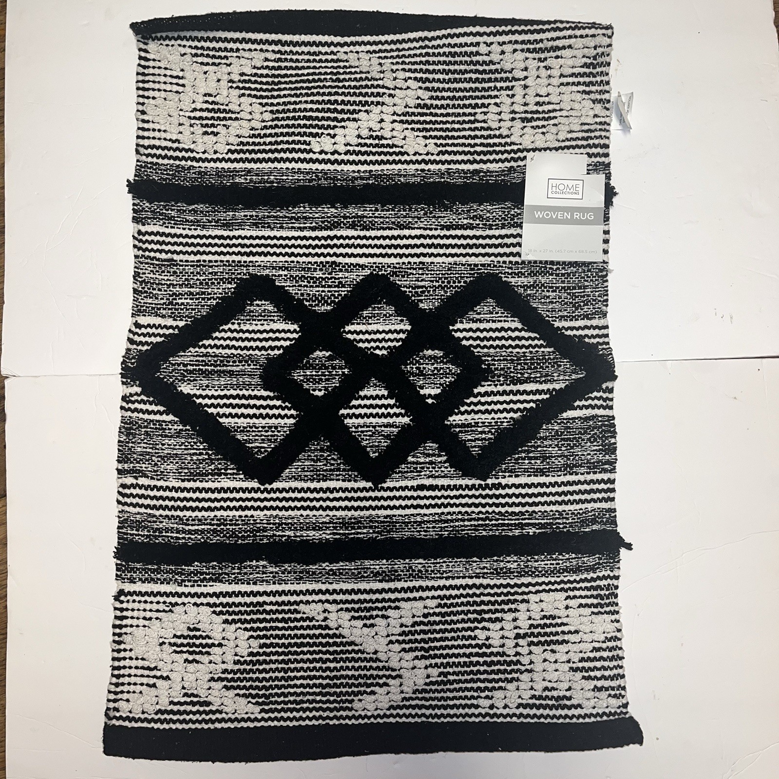 NWT Home Selections Small Black/white Woven Rug 18”x27”