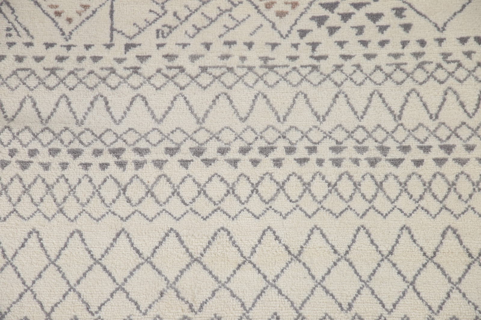 Modern Handmade Luxury Hand-Knotted Moroccan Wool Accent Rugs 5×8 ft