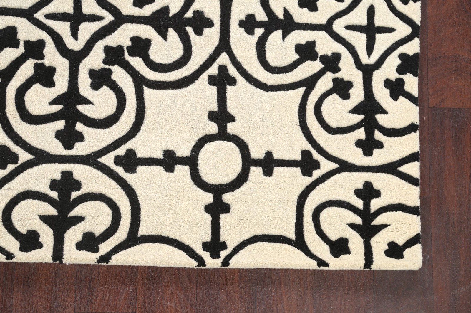 Geometric Black and White Indian Hand-tufted Area Rug Wool 5×8 ft