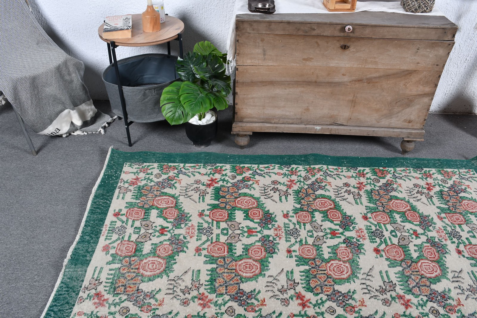 Vintage Turkish Area Rug 3,8×6,8 ft, Green Red Camouflage Wool Rug