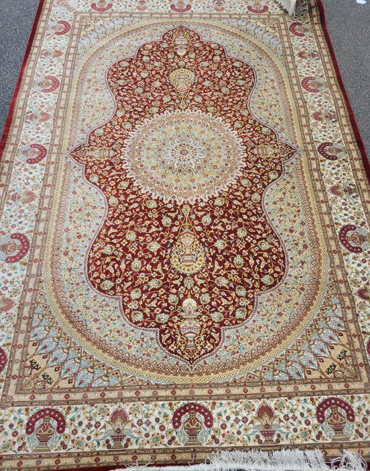 Fine Authentic Hand Knotted Perzian 100% Silk Rug 4’4″ x 6’8″ Signed 484 KPSI