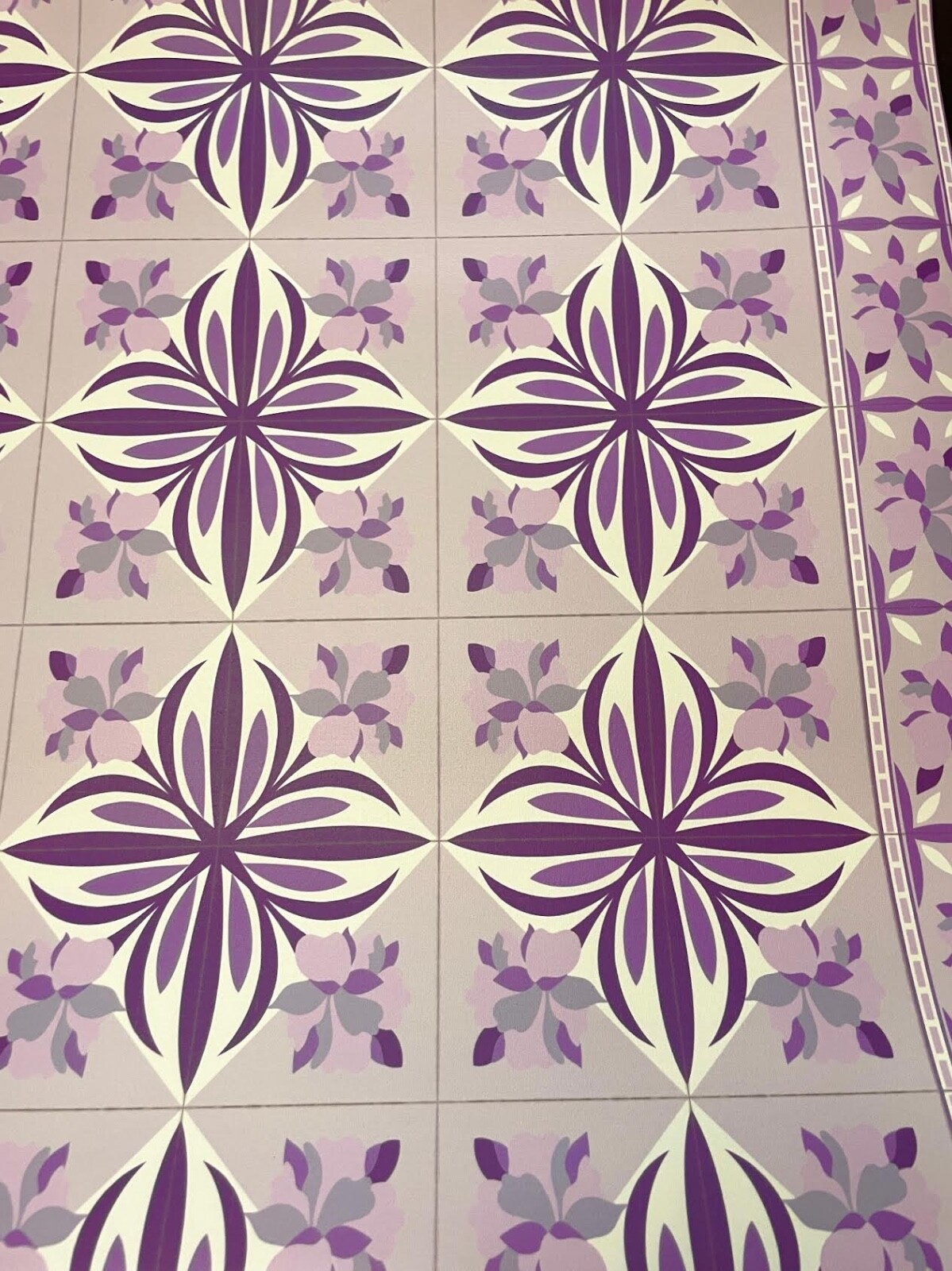 Adama Alma Floor Rug Vinyl Begonia Lavender Lilac 31×47 NWT Made USA Unused
