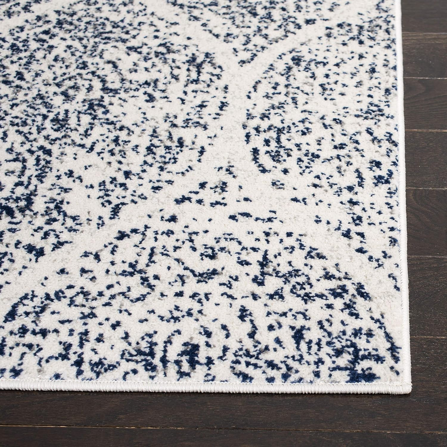 Madison Collection Accent Rug – 2’3″ X 4′, Cream & Royal Blue, Glam Trellis Dist