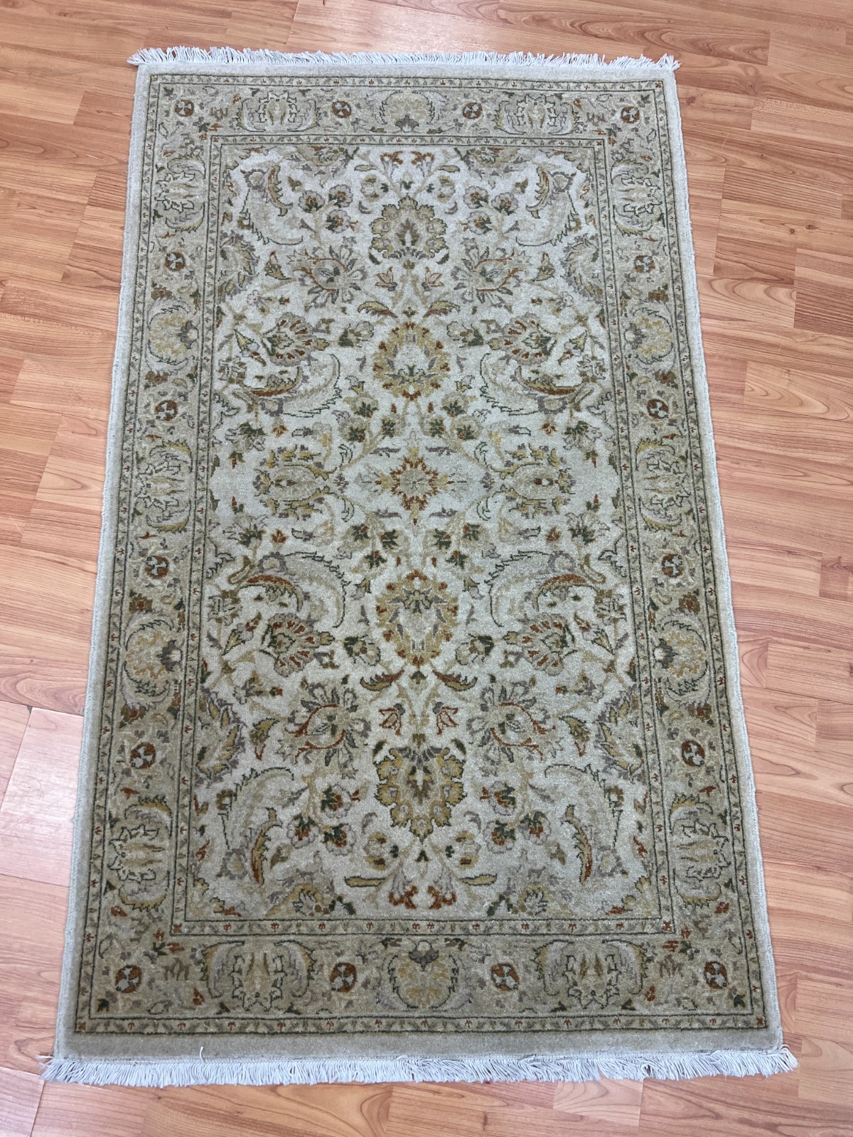 2’7″ x 4’4″ Pakistani Tab riz Oriental Rug – Full Pile – Hand Made – 100% Wool
