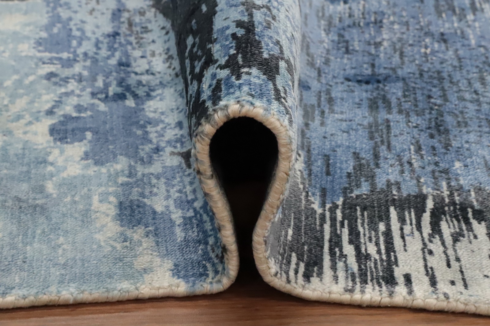Luxurious Distressed Look Abstract Rug Blues Contemporary Handmade Carpet 6×8