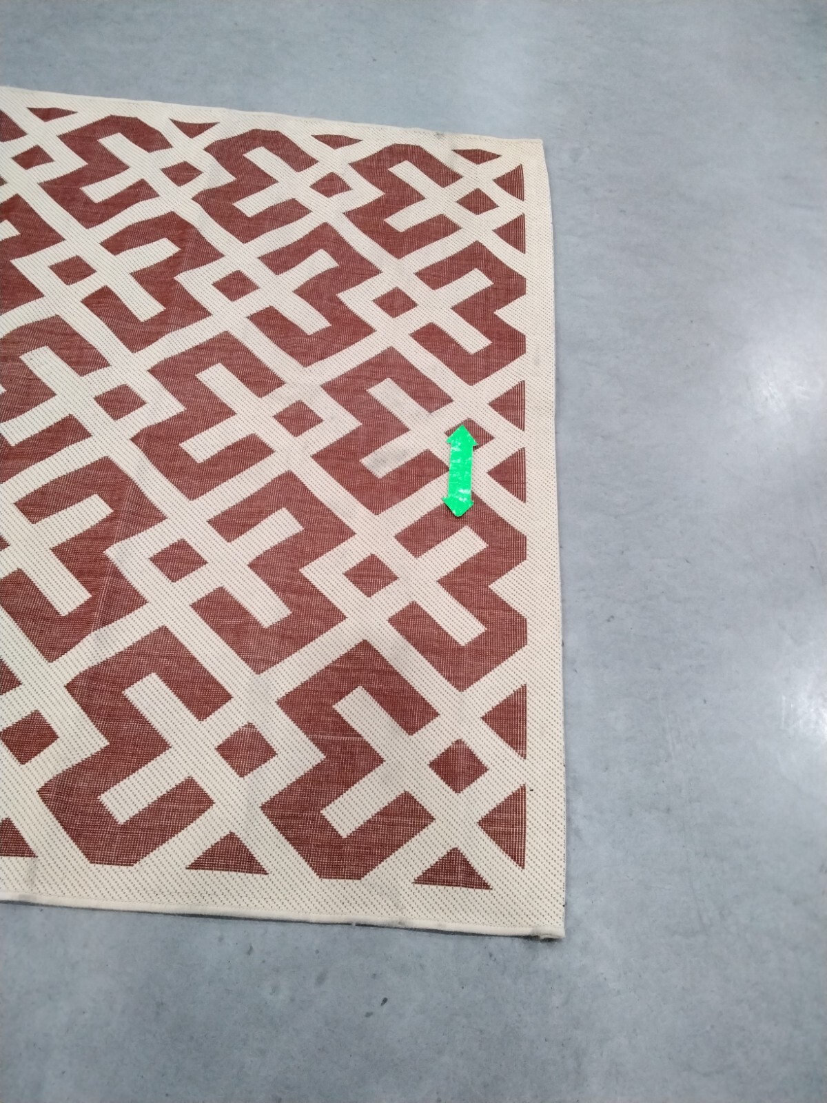 RED / BONE 5′-3″ X 5′-3″ Damaged Rug, Reduced Price 1172735955 CY6915-238-5SQ