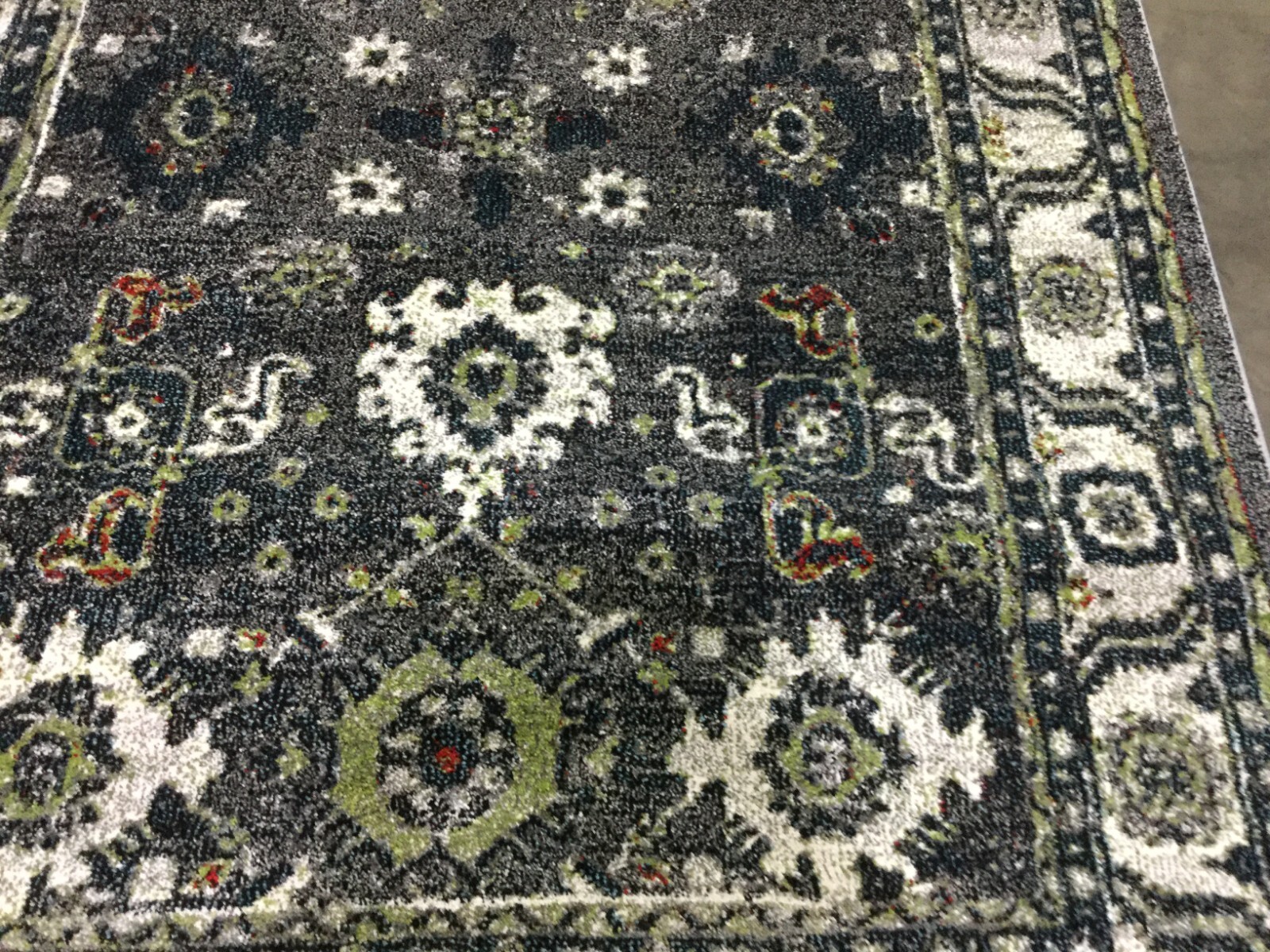 DARK GREY / IVORY 5′-3″ X 7′-6″ Flaw in Rug, Reduced Price 1172659842 VTH214M-5